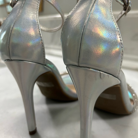 Dream Pairs Metallic Heels - Picture 6 of 7